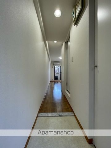 ＪＲ総武線 西荻窪駅 徒歩6分 4階建 築43年の玄関写真
