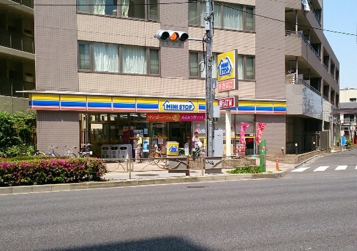 コンビニ　ミニストップ 東 向島5丁目店（コンビニ）まで400m