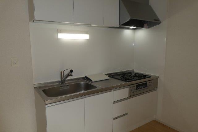 キッチン　３口ガスコンロ付きシステムキッチン