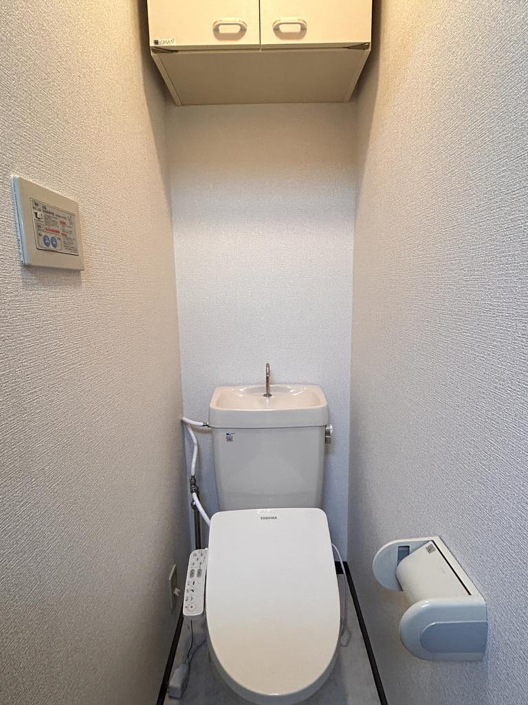 トイレ　※同タイプ別部屋の参考画像です
