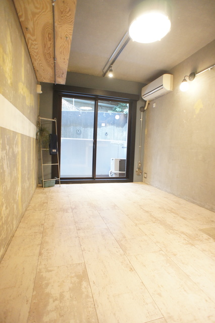 居室・リビング　おしゃれな雰囲気で、キレイな室内を演出！！