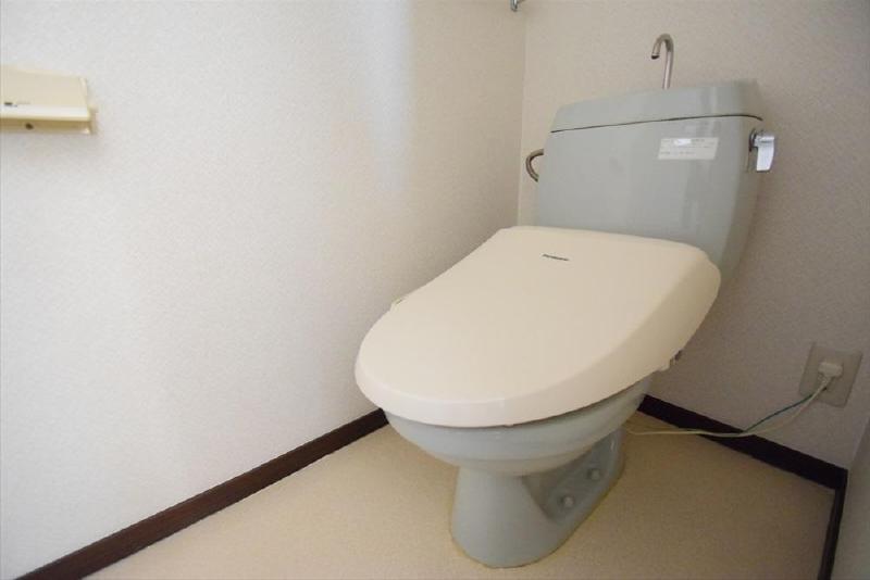 トイレ　温水洗浄便座