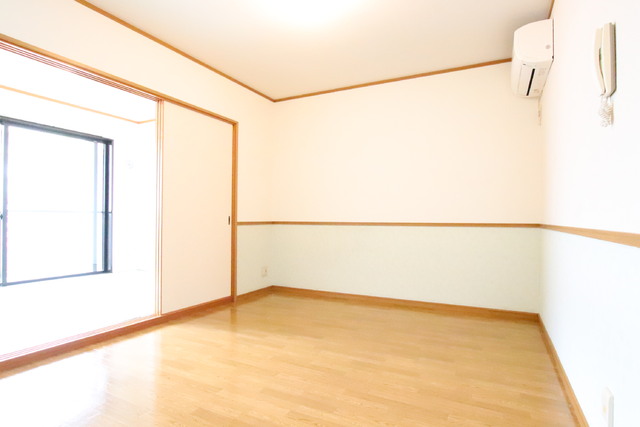 居室・リビング　８．５帖のダイニングキッチン★