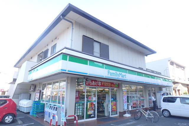 コンビニ　ファミリーマート　川越通町店（コンビニ）まで600m