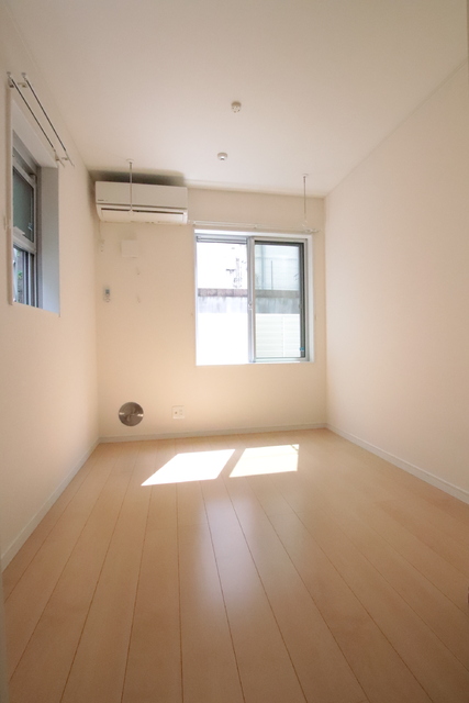 その他部屋・スペース　洋室５．１帖／１Ｆでも、日光が入ってきます