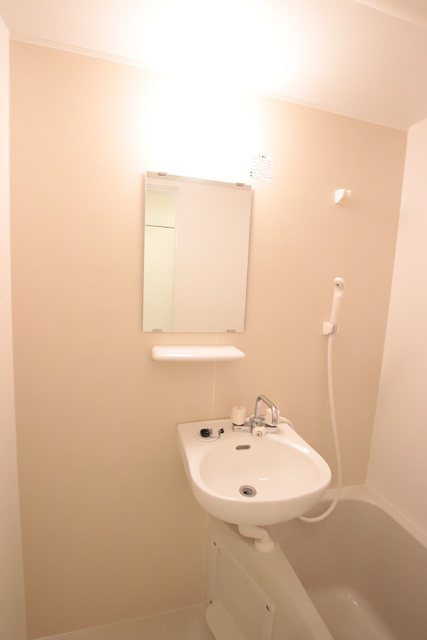 洗面設備　洗面台はお風呂掃除のときに一緒にお掃除できますよ