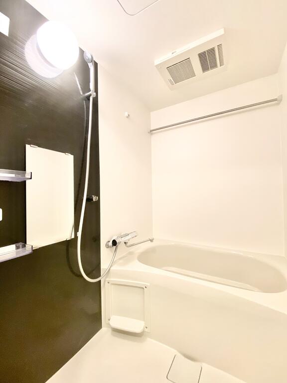 バス・シャワールーム　※101号室の写真です。