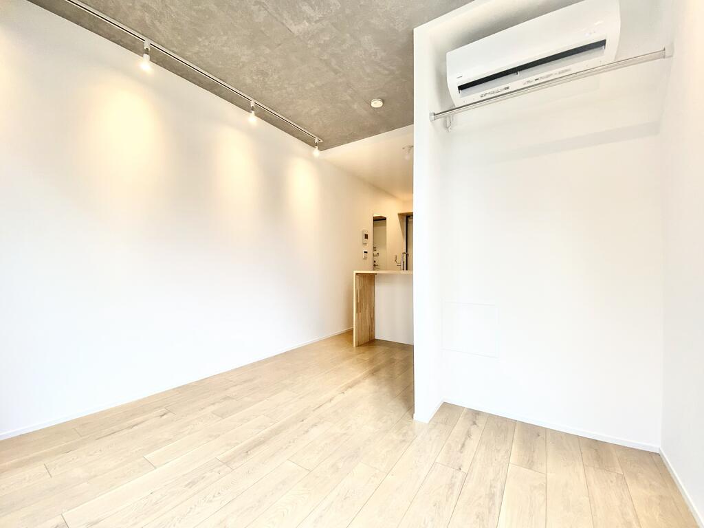 その他　大きな窓付き