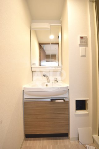 洗面設備　プレサンスOSAKA DOMECITYスクエア　洗面所