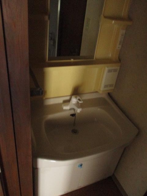 洗面設備　洗面所にドアがあるお部屋は良ポイントです！