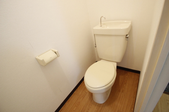 トイレ　※別部屋の写真です