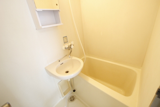 洗面設備　※別部屋の写真です