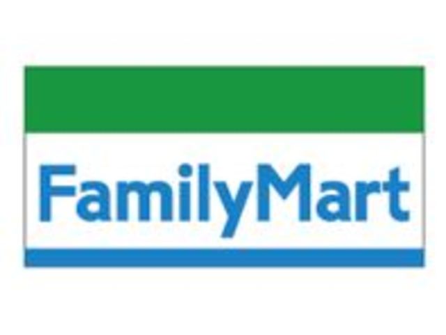 コンビニ　ファミリーマート（コンビニ）まで445m