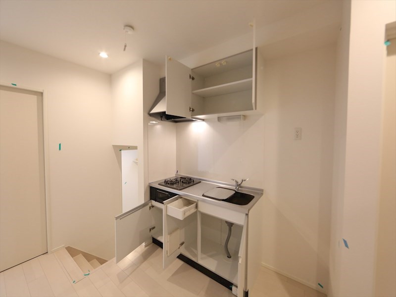 キッチン　システムキッチン（ガス2口コンログリル付）同型写真