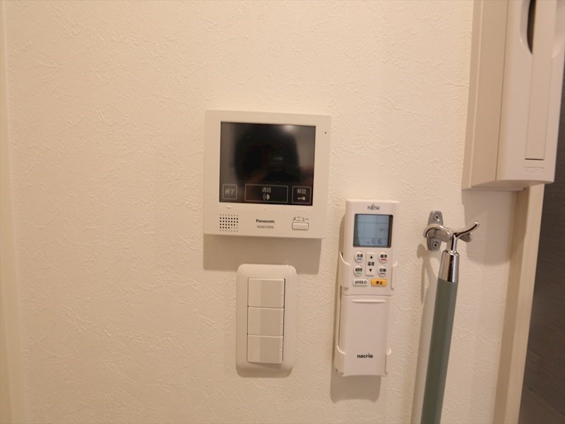セキュリティ　ＴＶモニター付インターホン　同型写真
