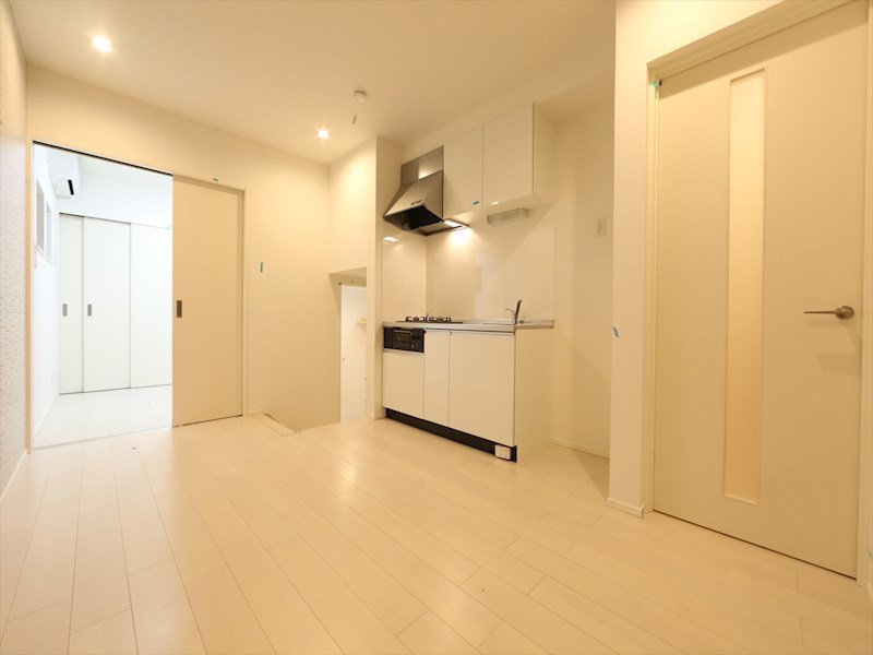 居室・リビング　ＬＤＫ8.4帖　洋室3.9帖　ロフト5.2帖　同型写真