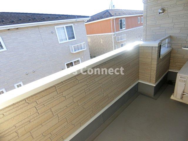 バルコニー　２階のお部屋で洗濯物もたくさん干せます。