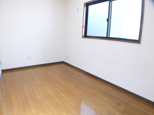 庭　5.5帖の洋室です。