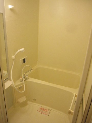 バス・シャワールーム　落ち着いた空間のお風呂です