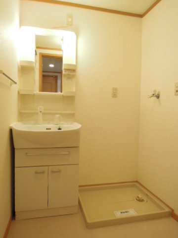 洗面設備　脱衣スペースもあります