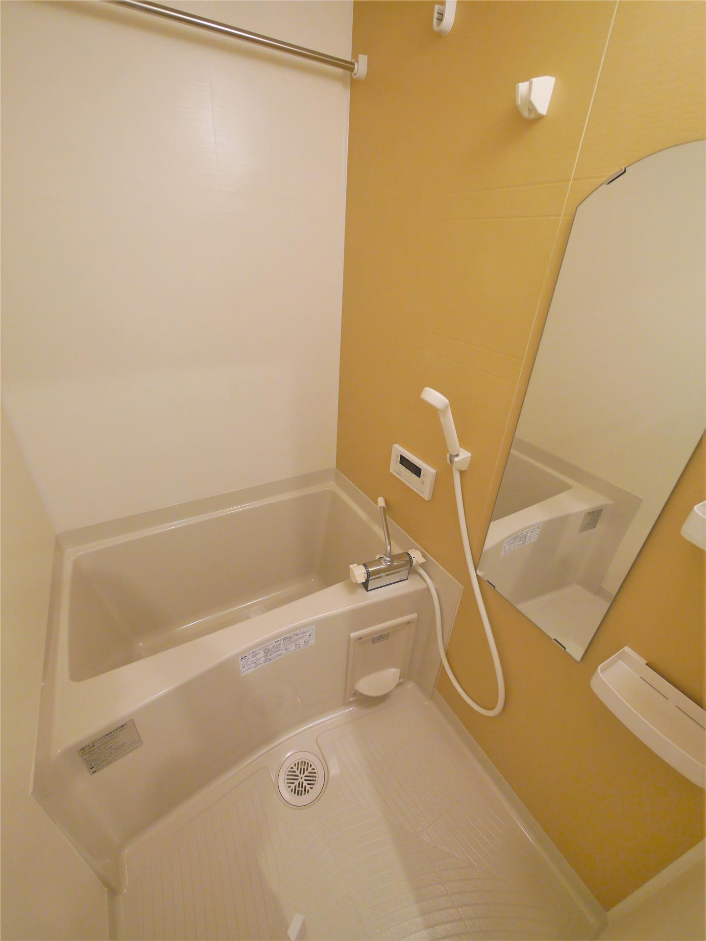 バス・シャワールーム　同仕様写真（モデルルーム写真のため入居時家具・備品等はついて