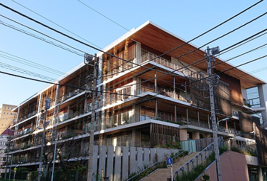 小学校　中央区立中央小学校（小学校）まで221m