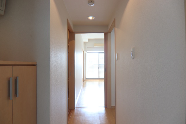 玄関　※別室の参考写真の為、現況優先です。