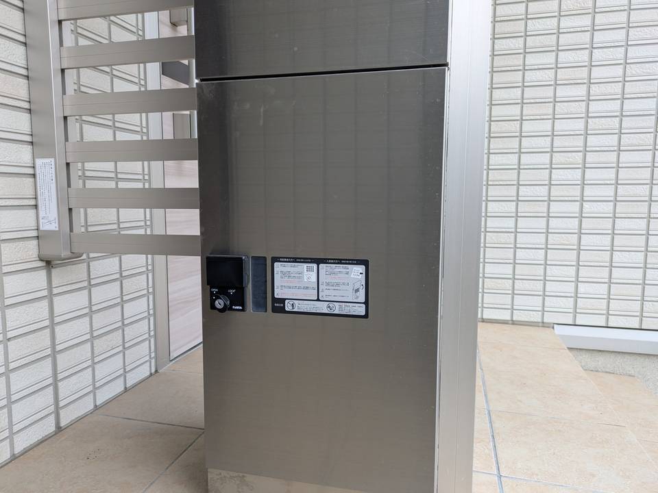 エントランス　宅配ボックス