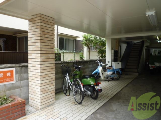 エントランス　駐輪場あり