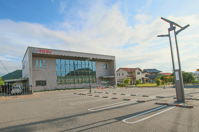 銀行　中国銀行和気支店（銀行）まで1464m