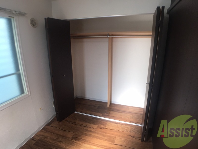 収納　寝室の収納です。部屋がすっきり片付きます。