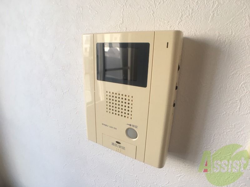 セキュリティ　ＴＶモニター付インターホンです。来客者の顔が見えるので安心！