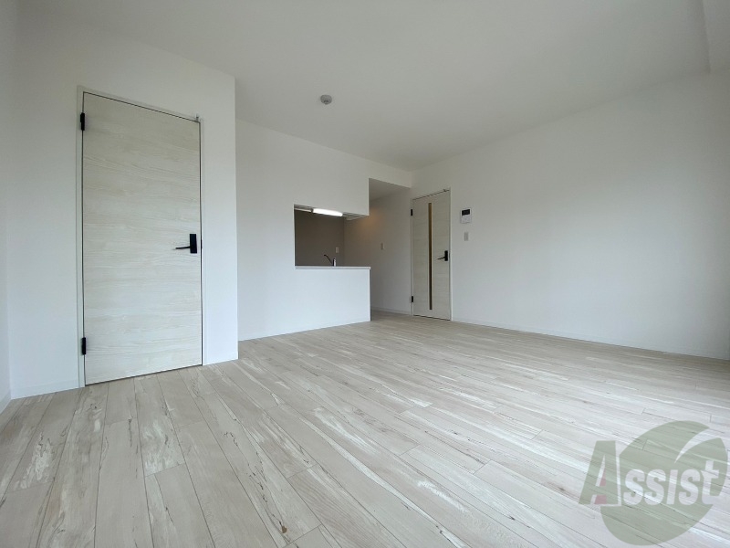 居室・リビング　広くてきれいなリビングです！快適に過ごせそうですね。