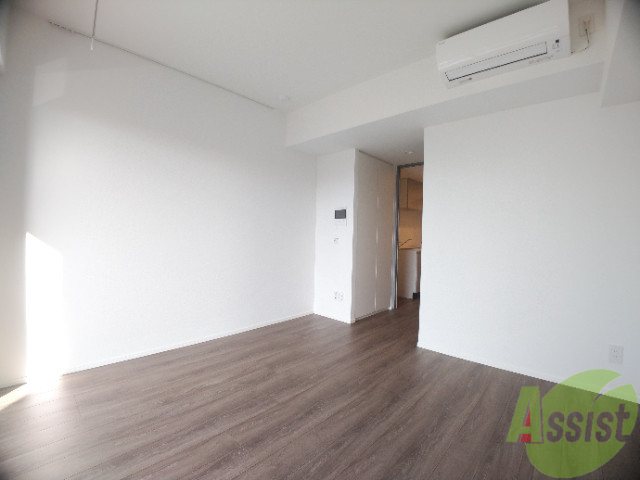 その他部屋・スペース　綺麗で家具もたくさん置けそうなリビングです。