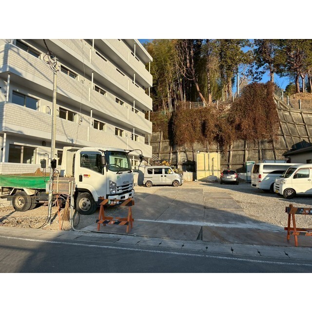 駐車場　建設中
