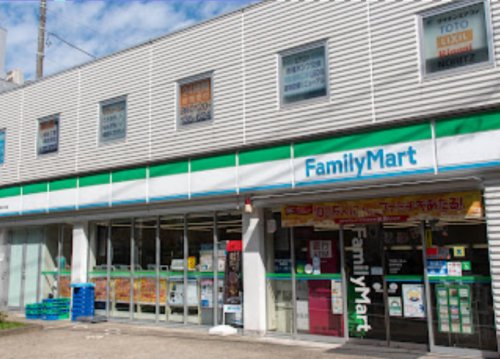 コンビニ　ファミリーマート 目黒中町店（コンビニ）まで180m