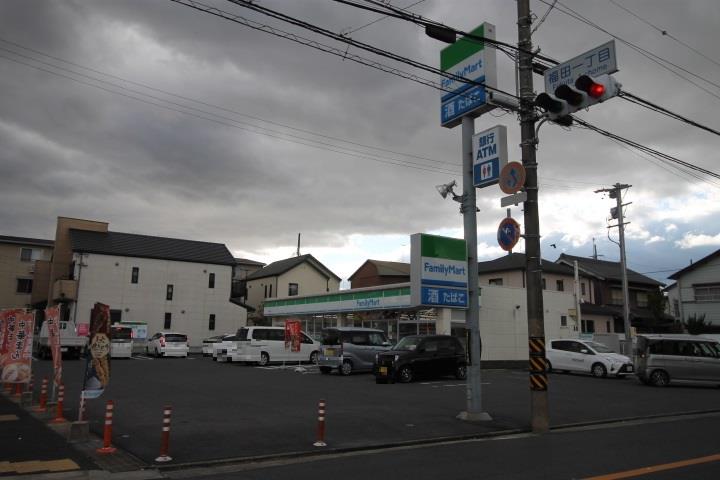 コンビニ　ファミリーマート港福田店（コンビニ）まで1110m