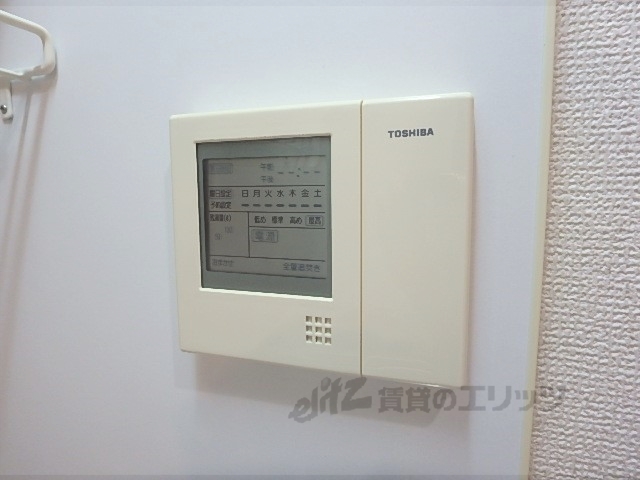 その他設備　給湯器リモコン