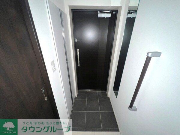 玄関　内見の予約先はタウンハウジング新中野店になります★★
