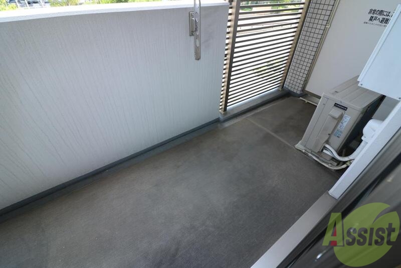 バルコニー　バルコニー広々しています。