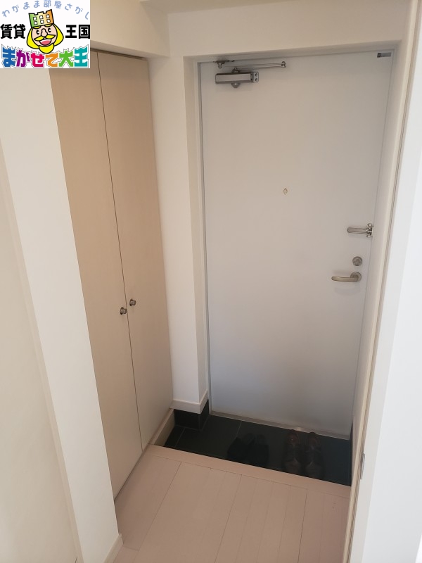 玄関　別タイプの部屋です