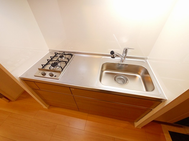 キッチン　コンパクトなキッチンで掃除もラクラク