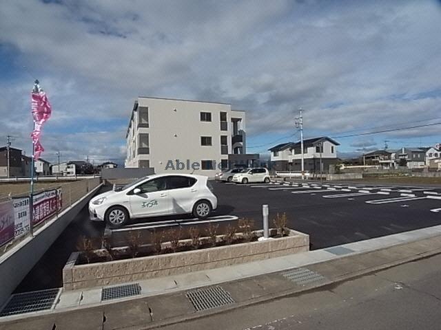 駐車場　駐車場