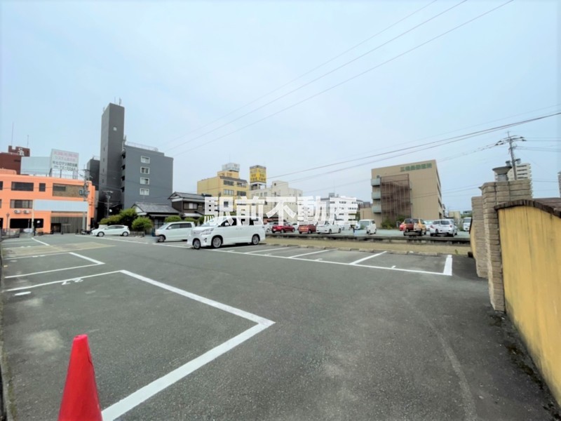 駐車場　エントランス