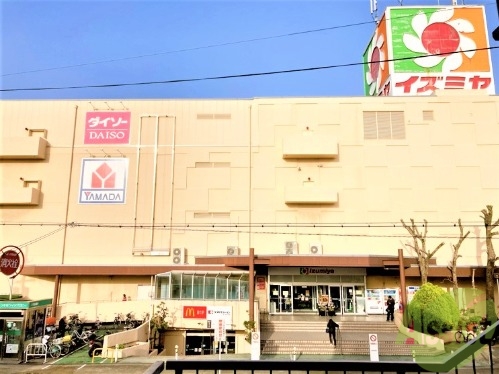 スーパー　イズミヤショッピングセンター昆陽店（スーパー）まで813m