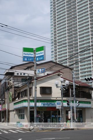 コンビニ　ファミリーマート（コンビニ）まで639m