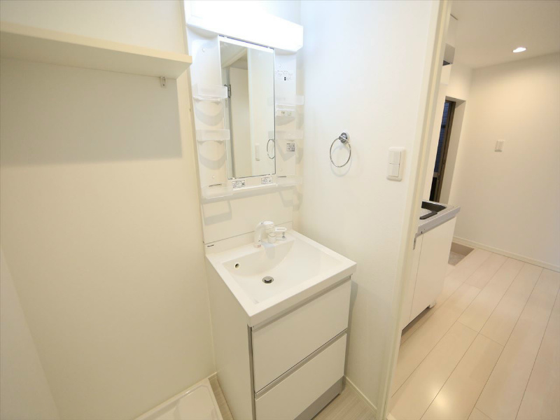 洗面設備　脱衣所　独立洗面台（シャンプードレッサー）洗濯機用意できます