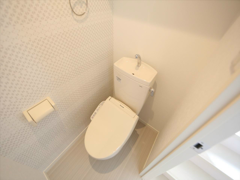 トイレ　温水洗浄暖房便座付トイレ