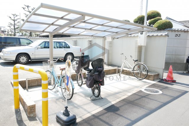 その他共有部分　屋根付き駐輪場