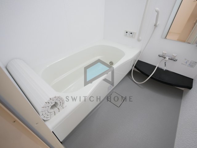 バス・シャワールーム　コンパクトで使いやすいお風呂です